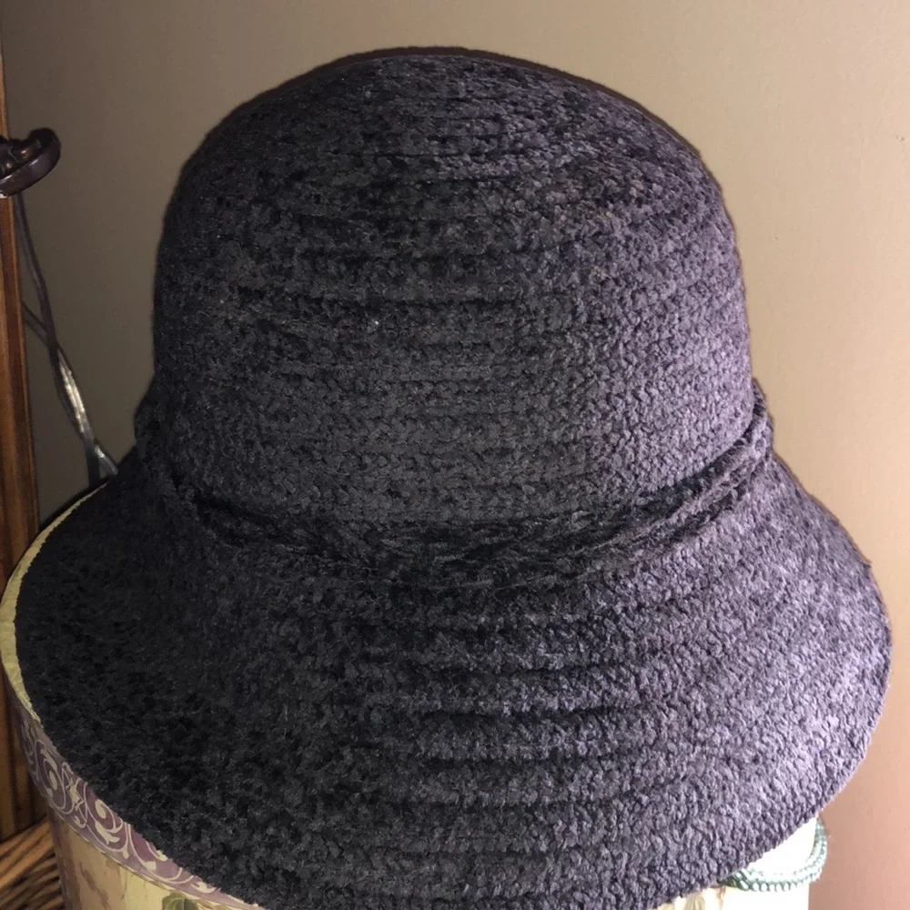 Betmar NY Classic Chic Warm Weather Brown Soft Knit All Occasion Braided Hat